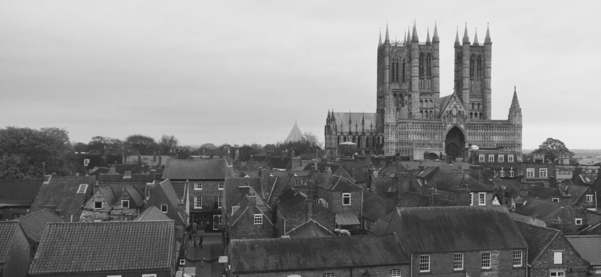 lincoln-cathedral_t20_goNlpN