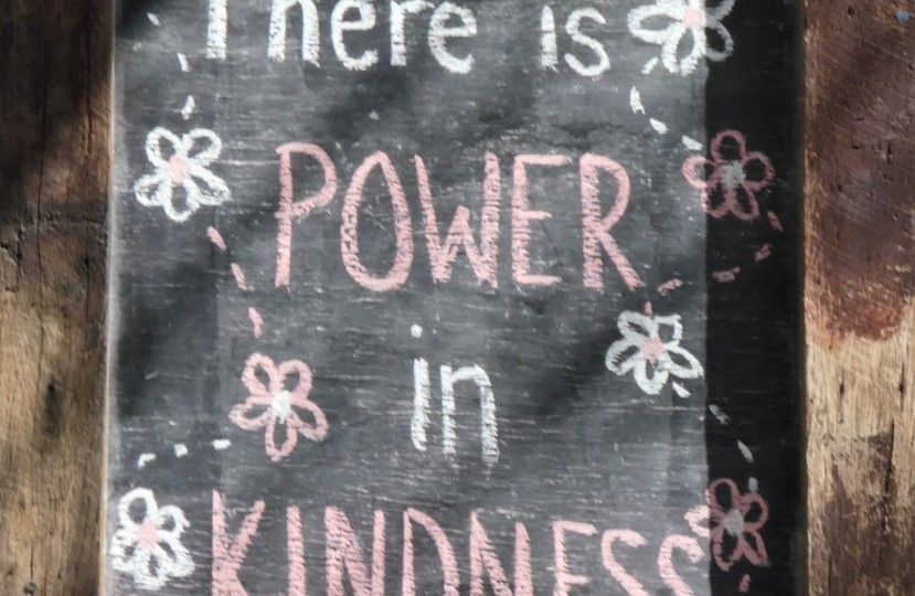 there-is-power-in-kindness-words-of-wisdom-kindness-matters-stay-positive-good-vibes-only-world_t20_7WxwRN